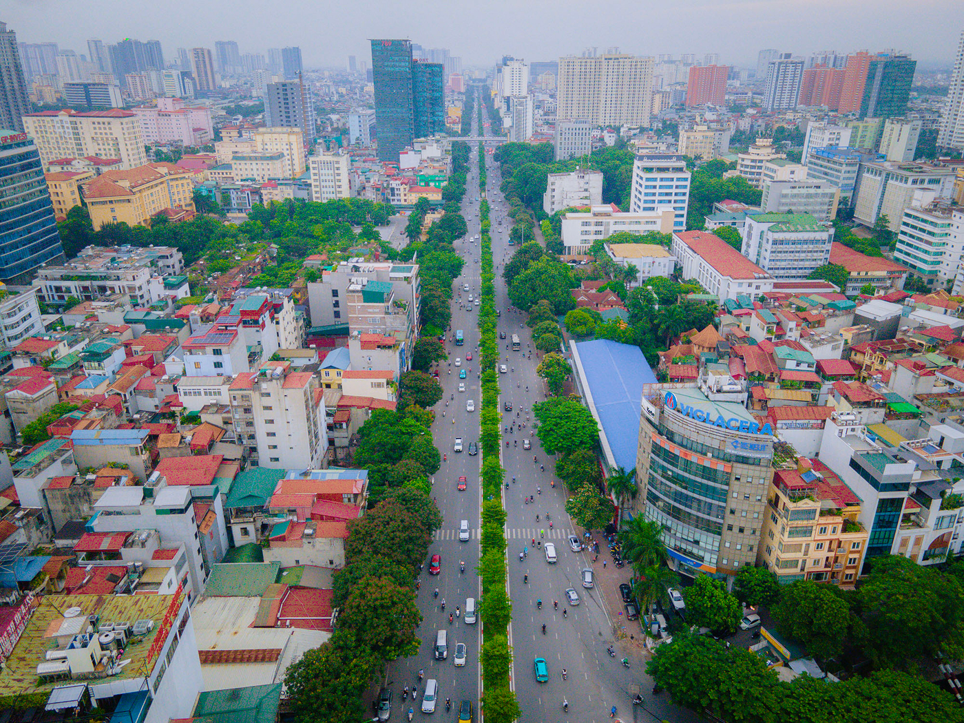 Đường nối Hoàng Quốc Việt (T8/2025 hoàn thành) – Quy mô 40m, 6 làn xe, cải thiện kết nối khu Tây (Nguồn ảnh: CafeF)