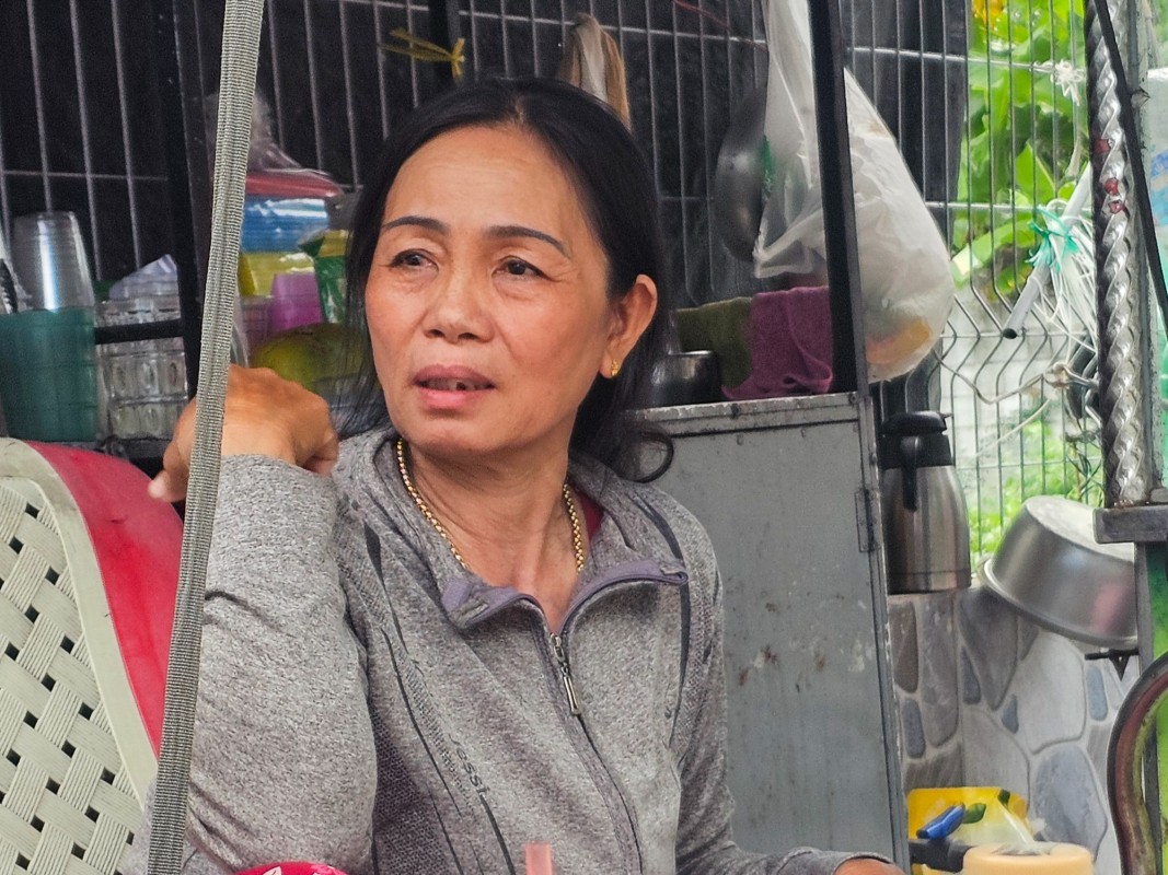 Còn theo Bà Phước, một người dân địa phương, chia sẻ: “Kể từ khi dự án triển khai, giá đất ở đây ‘sốt’ trở lại. Đất thổ cư mặt tiền khoảng 60 triệu đồng/m², có nơi lên tới 70–80 triệu đồng/m².”